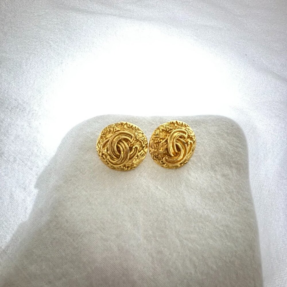 Chanel Earrings - Picture 2 of 4